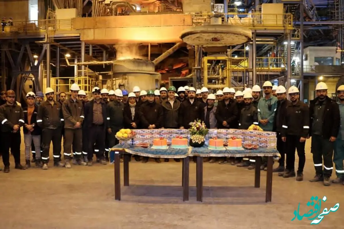 شب یلدا در فولاد غدیر نی‌ریز با حضور مدیرعامل در کنار کارکنان