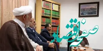 هشدار مهم یک مرجع تقلید به وزیر اقتصاد درخصوص قیمت کالاها / اجازه تجارت به بانک‌ها داده نشود