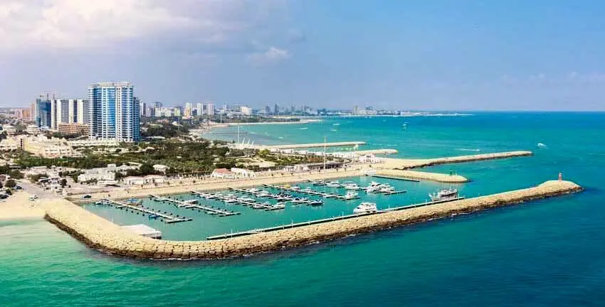 گذر ابر در آسمان کیش امروز  ۱۹ فروردین ۱۴۰۳