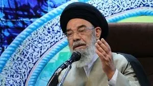 واکنش محکم امام جمعه اصفهان به شلیک پدافند هوایی به ریزپرنده ها