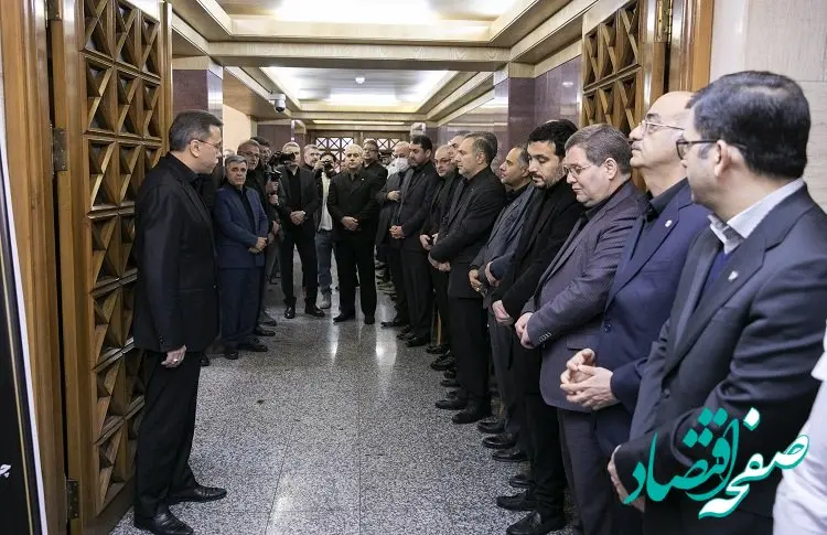 برگزاری مجلس ترحیم زنده یاد دولت آبادی با حضور خیل عظیم اقشار مختلف