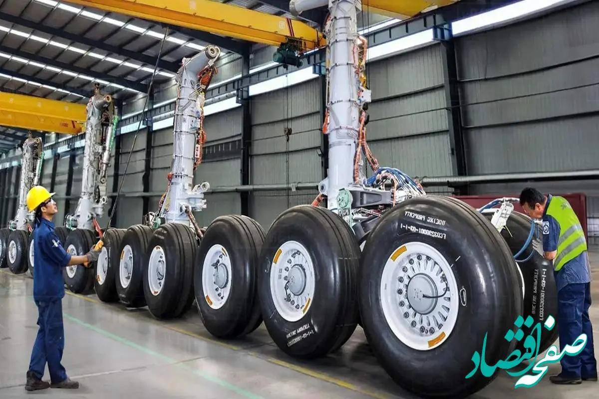 فرآیند ساخت ارابه هواپیما در یک کارخانه میلیارد دلاری