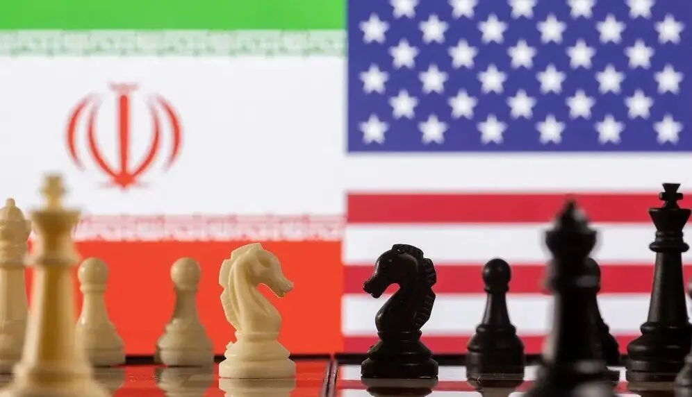 آیت‌الله خامنه‌ای: دشمنی ۴۷ ساله آمریکا با ایران در دو کلمه خلاصه می‌شود+فیلم