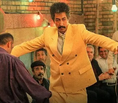 باحالترین سکانس فیلم فسیل / اجرای بهرام افشاری ملوس جاده چالوس
