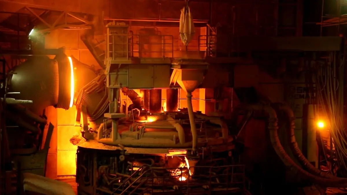 در فروردین 1404 رخ داد؛ کاهش بی‌سابقه توقفات کوره در فولاد هرمزگان؛ الگویی موفق برای صنعت فولاد