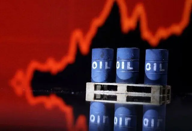 علت کاهش قیمت نفت در بازار جهانی