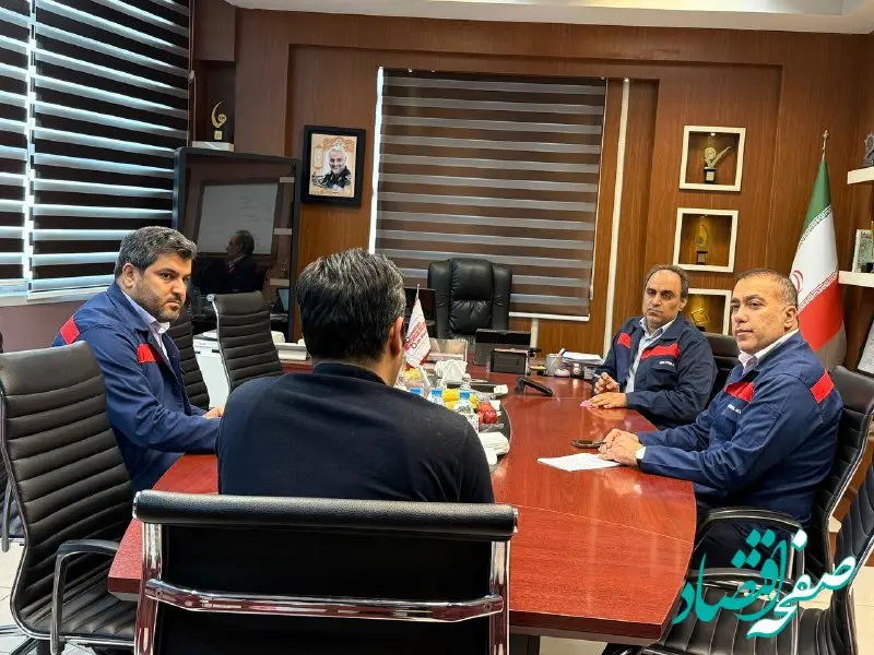 نخستین نشست دوره‌ای مدیرعامل فولاد اکسین خوزستان برگزار شد