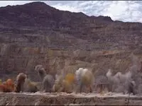 آغاز استخراج پیش باطله برداری از معدن سریدون