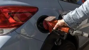 از عیدی به کارگران تا لغو مالیات بنزین در روز کارگر 