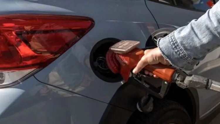 از عیدی به کارگران تا لغو مالیات بنزین در روز کارگر 