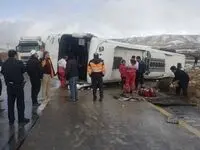 واژگونی وحشتناک اتوبوس در مشگین‌شهر
