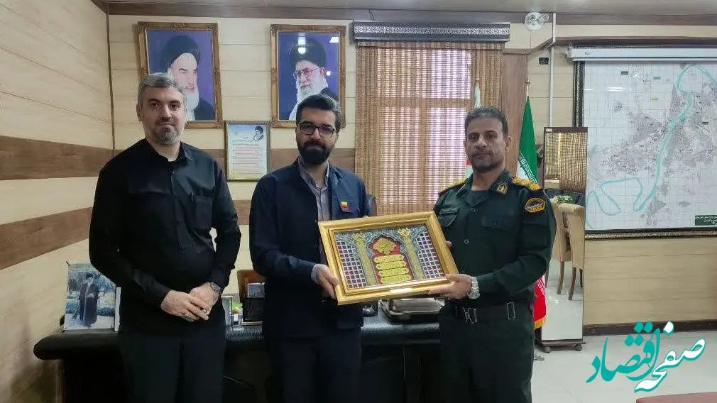 معاون منابع انسانی و امور اجتماعی شرکت فولاد خوزستان با فرماندهان انتظامی شهرستان اهواز دیدار نمود