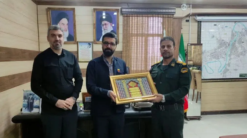 معاون منابع انسانی و امور اجتماعی شرکت فولاد خوزستان با فرماندهان انتظامی شهرستان اهواز دیدار نمود