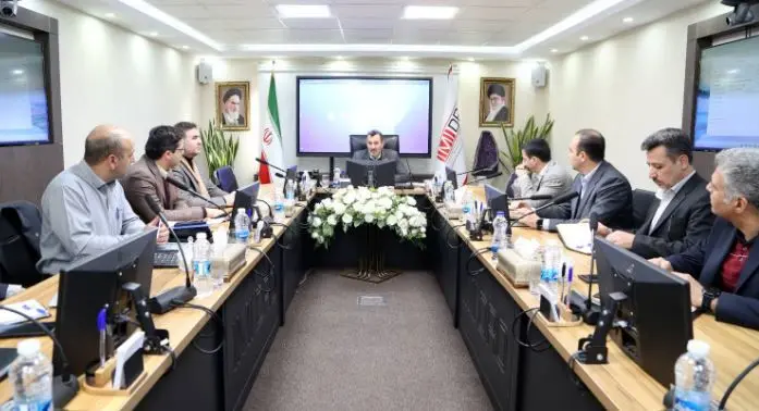 تاکید سمیعی نژاد بر تکمیل زنجیره تولید الکترود گرافیتی در کشور