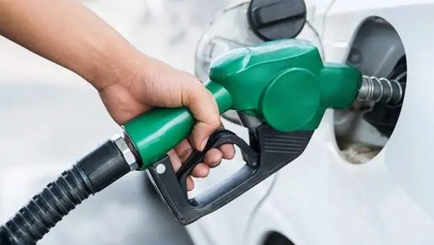 بنزین؛ اصلاح قیمت یا آزمون تاب‌آوری اجتماعی؟
