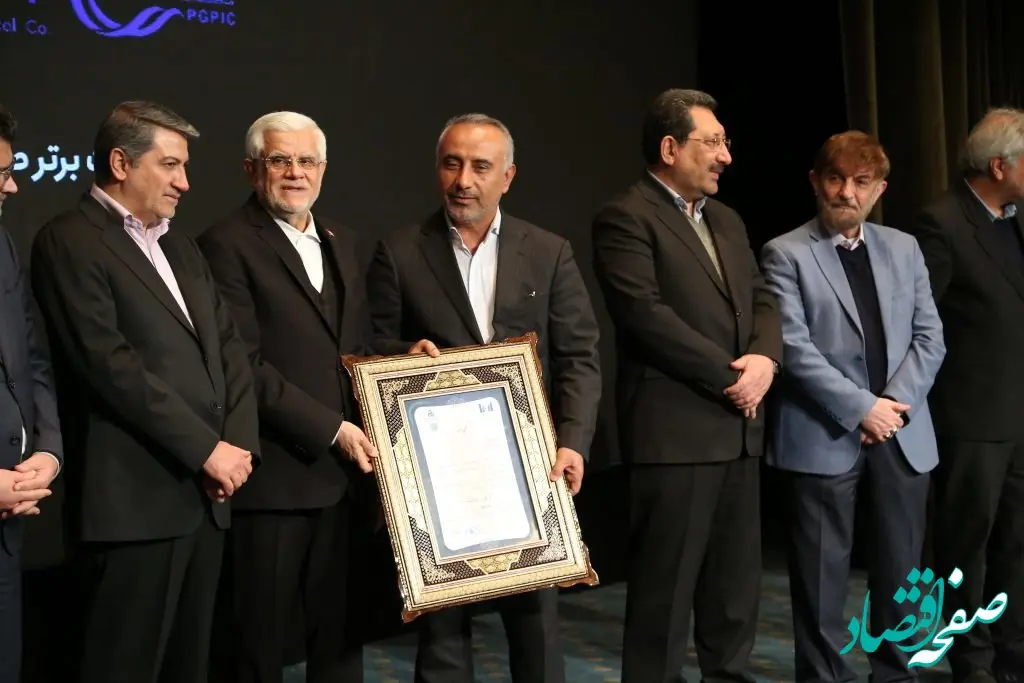 پتروشیمی بندرامام شرکت برتر صادرات گرا در ایران شد/ تقدیر معاون رئیس جمهور از انصاری نیک