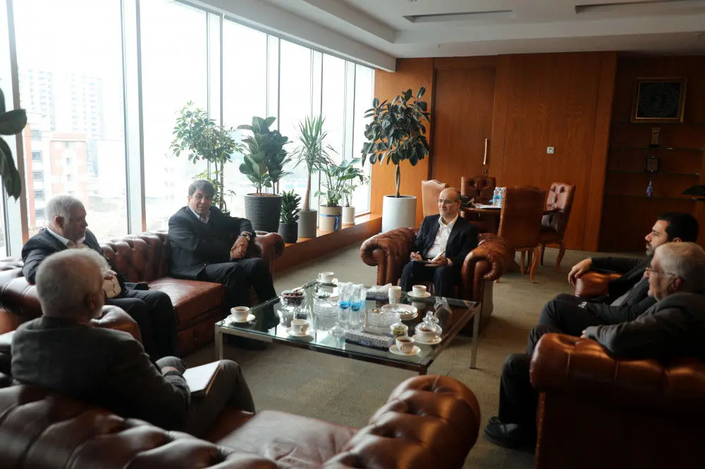 نشست راهبردی مدیریت جدید موسسه اعتباری ملل با استاندار و نماینده مجلس استان کرمان،با هدف توسعه فعالیت های اقتصادی