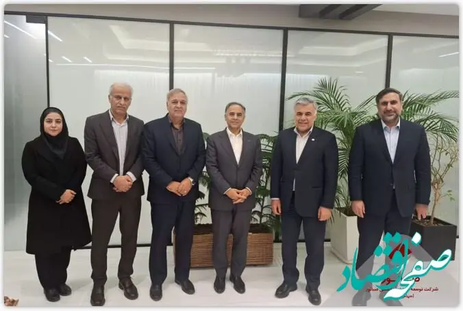 جلسه مدیرعامل صبانور با مدیرعامل بانک تجارت با محوریت تسریع در تأمین مالی پروژه‌ها