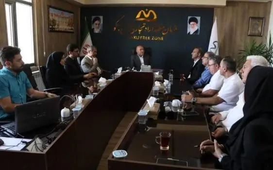 گام بلند ماکو در مسیر انرژیهای پاک؛ سرمایهگذاری ۲۵۰ مگاواتی در نیروگاه خورشیدی کلید خورد