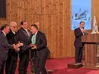 نشان ویژه روابط عمومی بحران به‌ویژه در جنگ تحمیلی ۱۲ روزه به روابط عمومی شرکت فولاد خوزستان اعطا شد