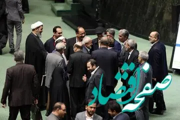 علت تحصن الیاس نادران در صحن مجلس چه بود؟ 