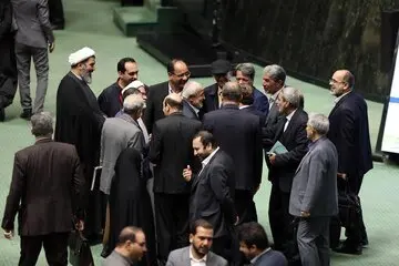 علت تحصن الیاس نادران در صحن مجلس چه بود؟