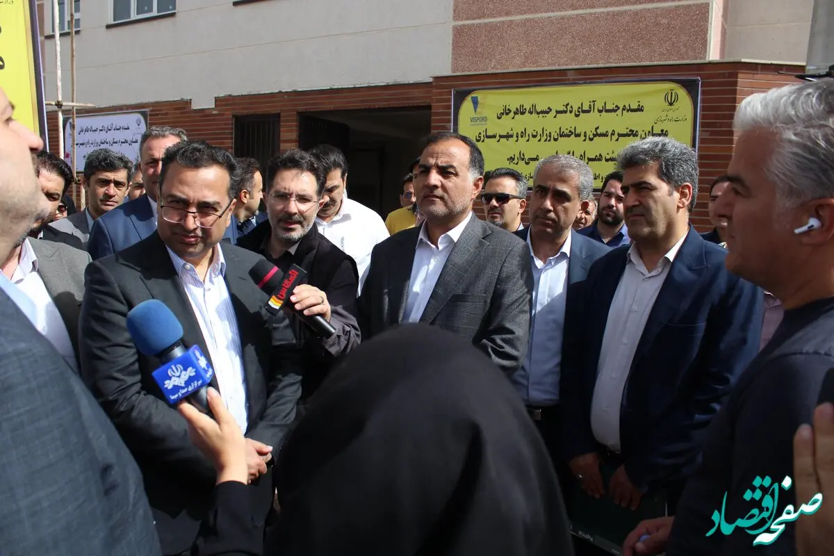 همراهی و تعامل وزارت راه و شهرسازی و بانک مسکن در طرح نهضت ملی مسکن/درخشش بانک مسکن در طرح نهضت ملی با راهبری وزارت راه و شهرسازی/بانک مسکن پرچمدار طرح نهضت ملی در استان قزوین