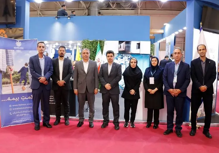 بازدید دکتر بهاری فر از غرفه بیمه حکمت صبا در ششمین نمایشگاه توانمندی های صادراتی ایران