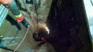 خبر فوری از بیرون کشیدن اجساد خانواده در حادثه کوهدشت + فیلم بیرون کشیدن اجساد از چاه در حادثه کوهدشت