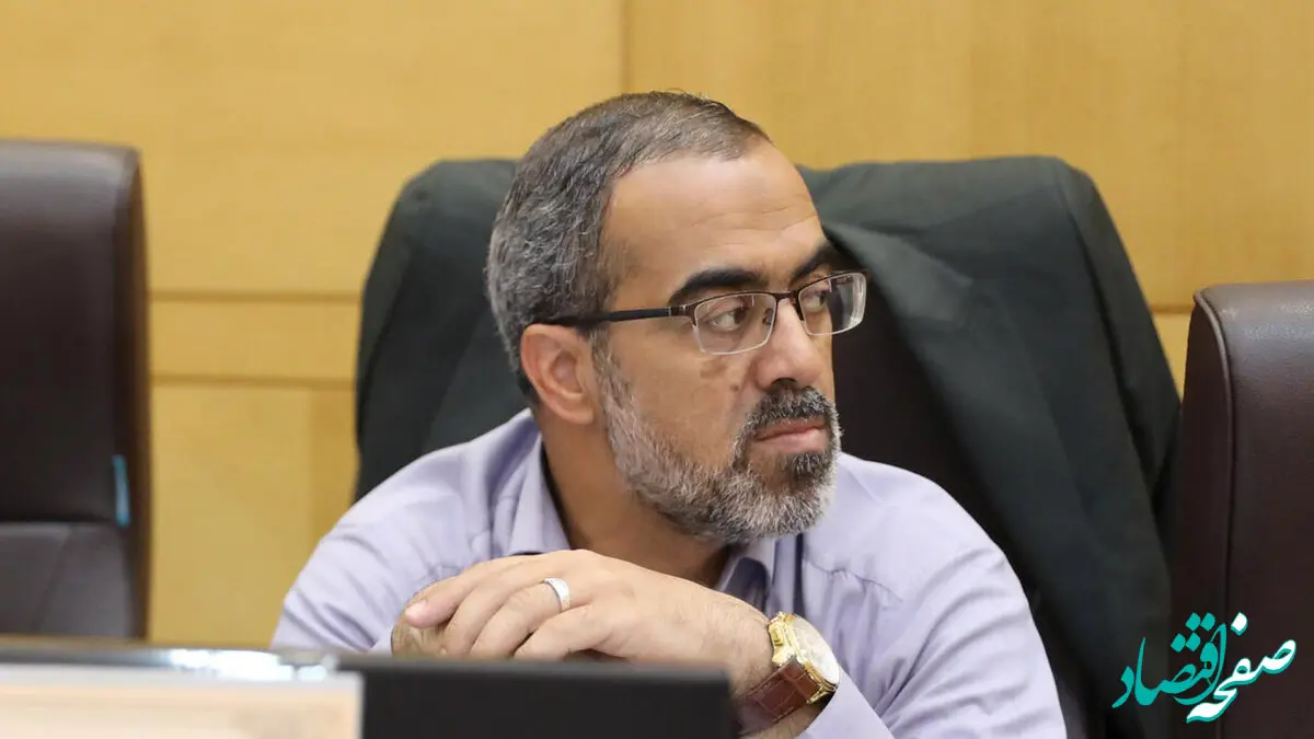 انتقاد تند عضو کمیسیون اقتصادی از بانک مرکزی: در بازار ارز نظارت جدی وجود ندارد