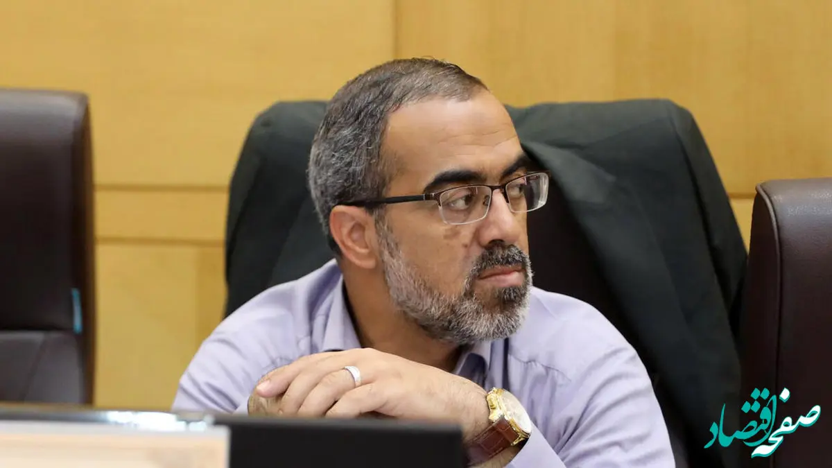 انتقاد تند عضو کمیسیون اقتصادی از بانک مرکزی: در بازار ارز نظارت جدی وجود ندارد