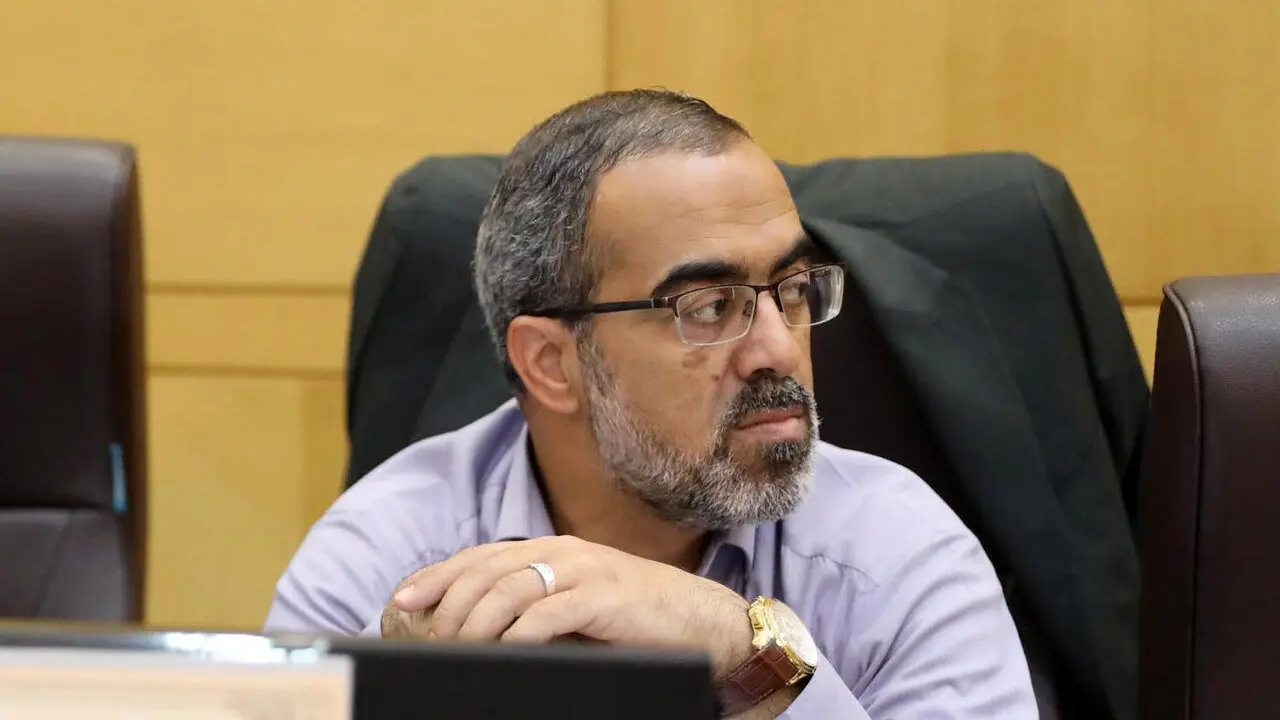 انتقاد تند عضو کمیسیون اقتصادی از بانک مرکزی: در بازار ارز نظارت جدی وجود ندارد