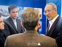 حضور رئیس کل و قائم مقام بیمه مرکزی در غرفه شرکت بیمه آسماری