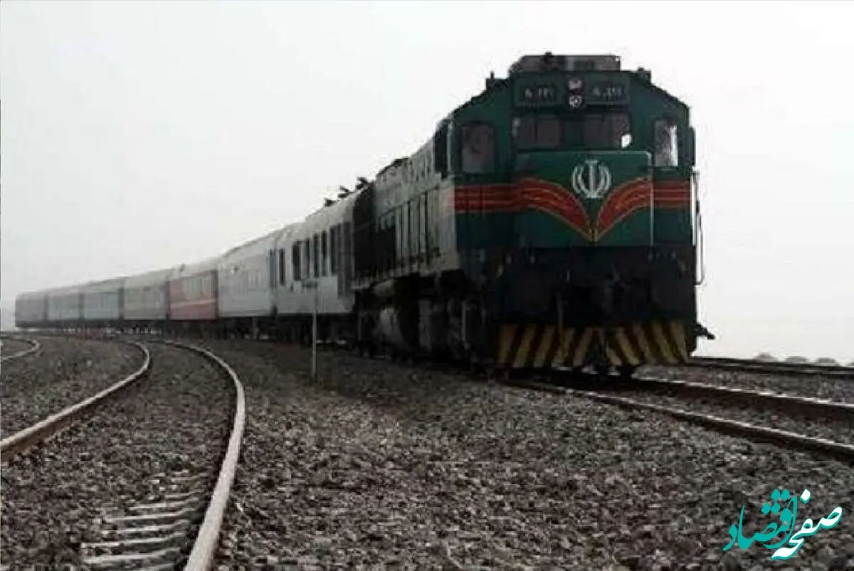 خبر فوری؛ قطار مسافری تهران-کرمان از ریل خارج شد