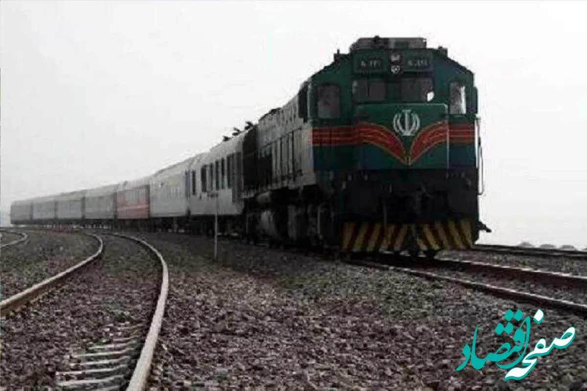 خبر فوری؛ قطار مسافری تهران-کرمان از ریل خارج شد