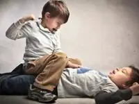 اگر در مدرسه کسی بچه‌تان را زد، چه باید کرد؟
