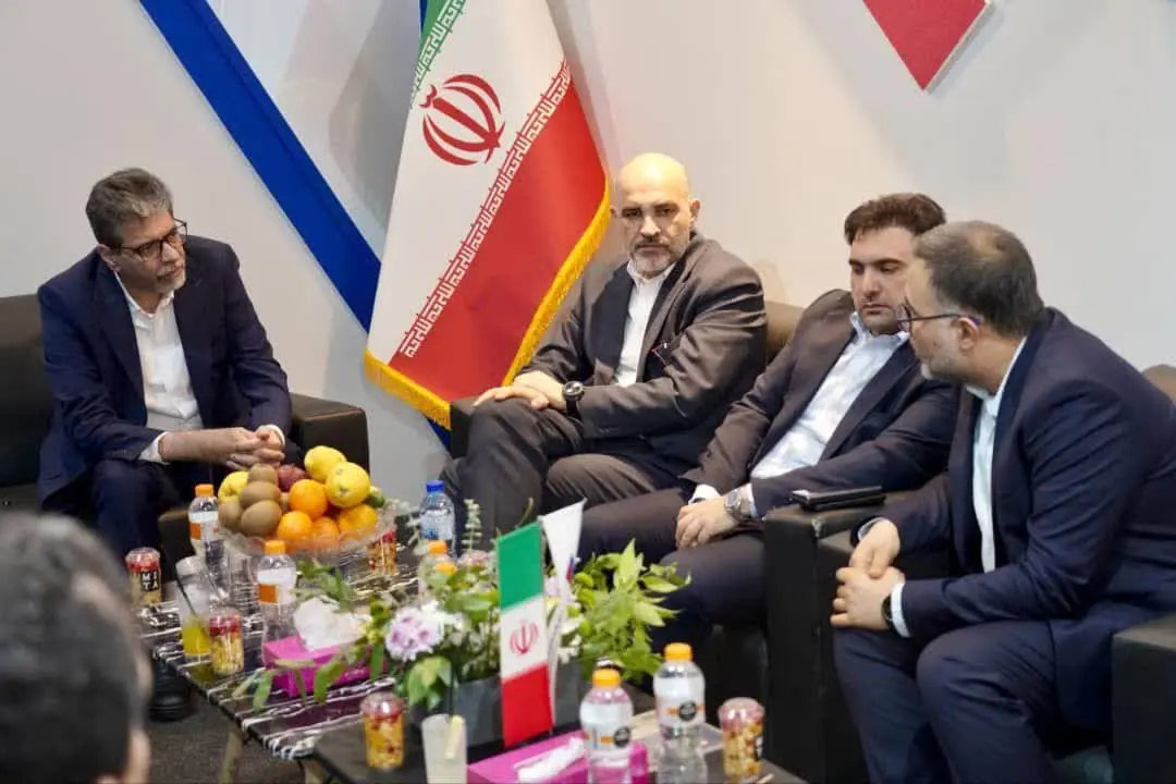حضور حجت اله میرزایی مدیرعامل صندوق بازنشستگی کشوری در غرفه بیمه ملت