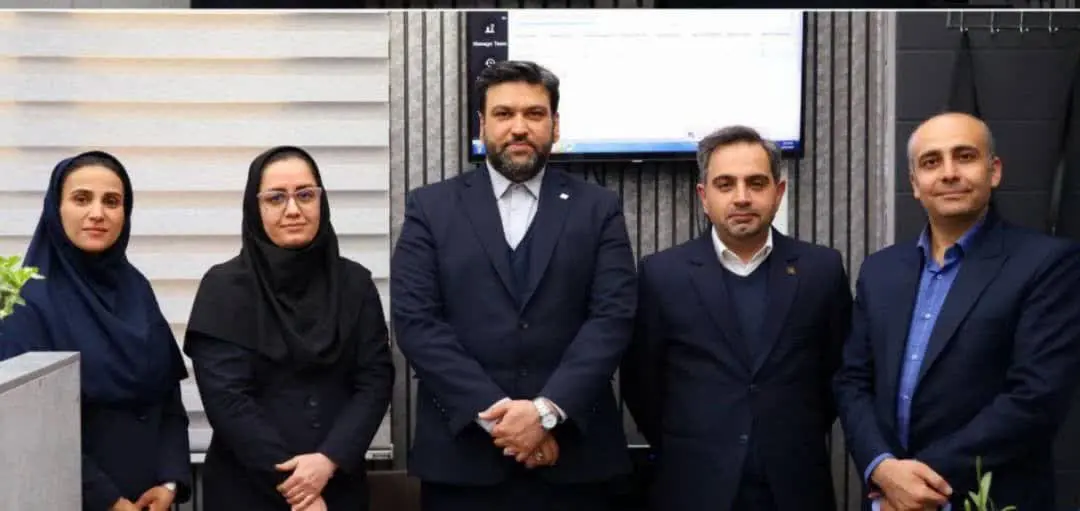 تقدیراز کارمند نمونه بیمه سرمد