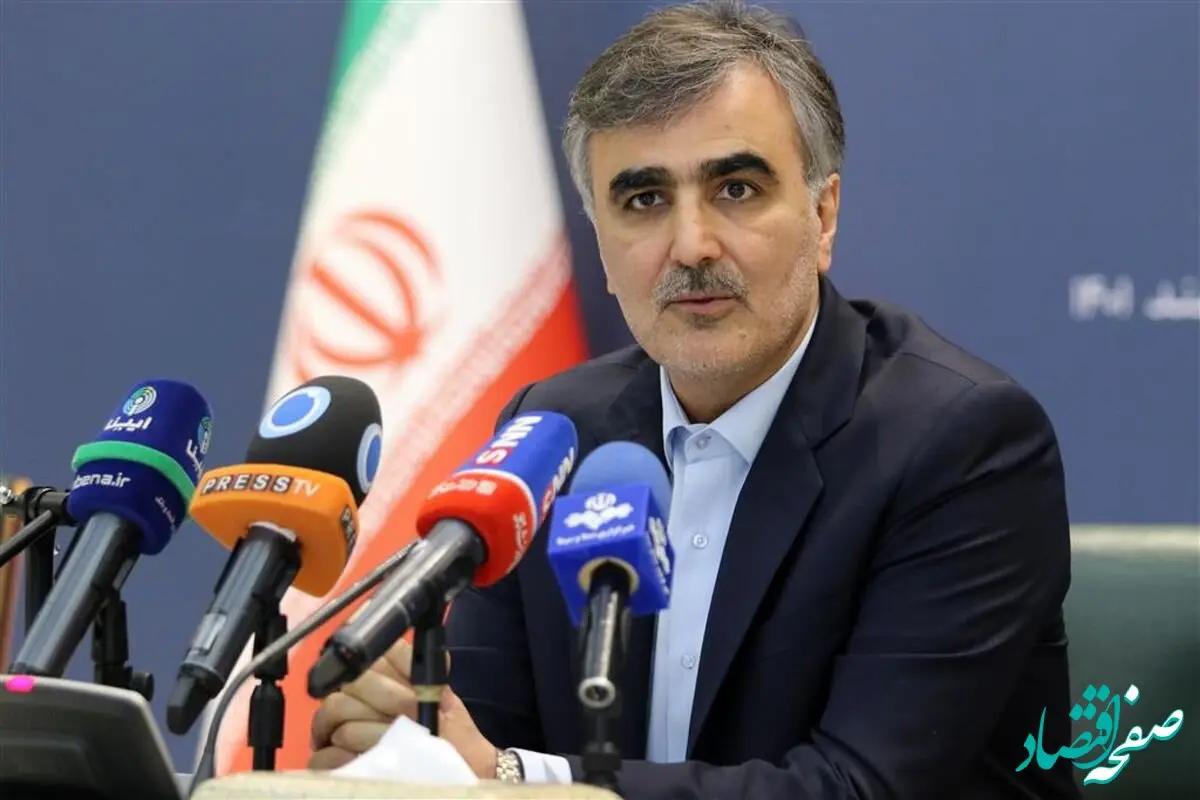 تقدیر رئیس کل بانک مرکزی از پست بانک ایران برای خدمت‌رسانی به زائرین اربعین حسینی(ع) در زمینه فروش ارز