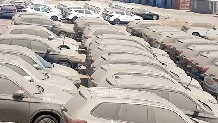 ترخیص ۱۵ هزار خودروی خارجی چه زمانی صورت می‌گیرد؟ 
