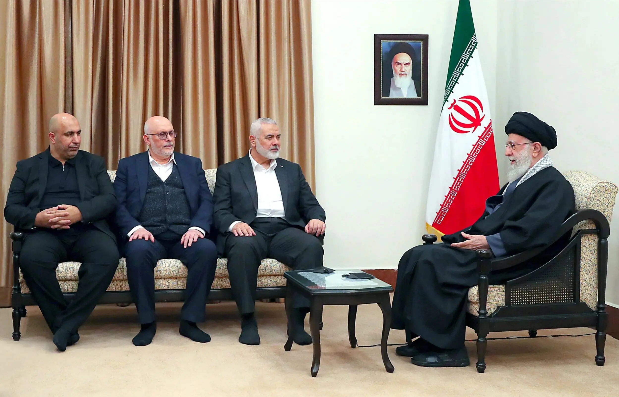 از سخنان رهبر انقلاب تا سخنان اسماعیل هنیه رئیس دفتر سیاسی حماس با رهبری