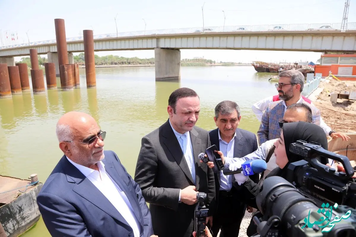 اجرای برنامه‌های گسترده برای تحقق شعار سال در مناطق آزاد کشور