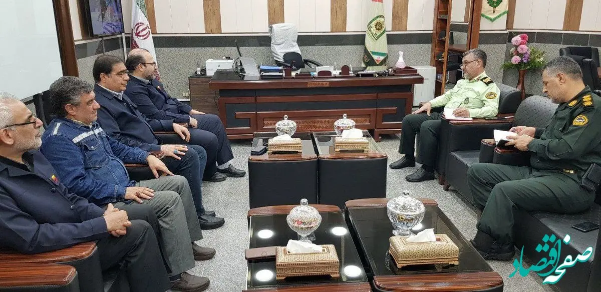دیدار مدیر عامل شرکت فولاد اکسین خوزستان با فرمانده نیروی انتظامی استان