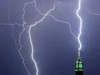 یک مرد ۳۵ ساله و ۷۰ گوسفند در اثر صاعقه خشک شدند !  