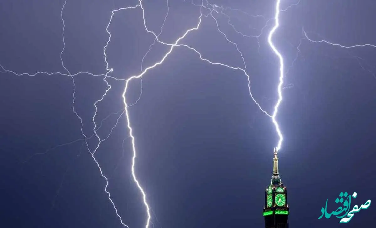 یک مرد ۳۵ ساله و ۷۰ گوسفند در اثر صاعقه خشک شدند !  