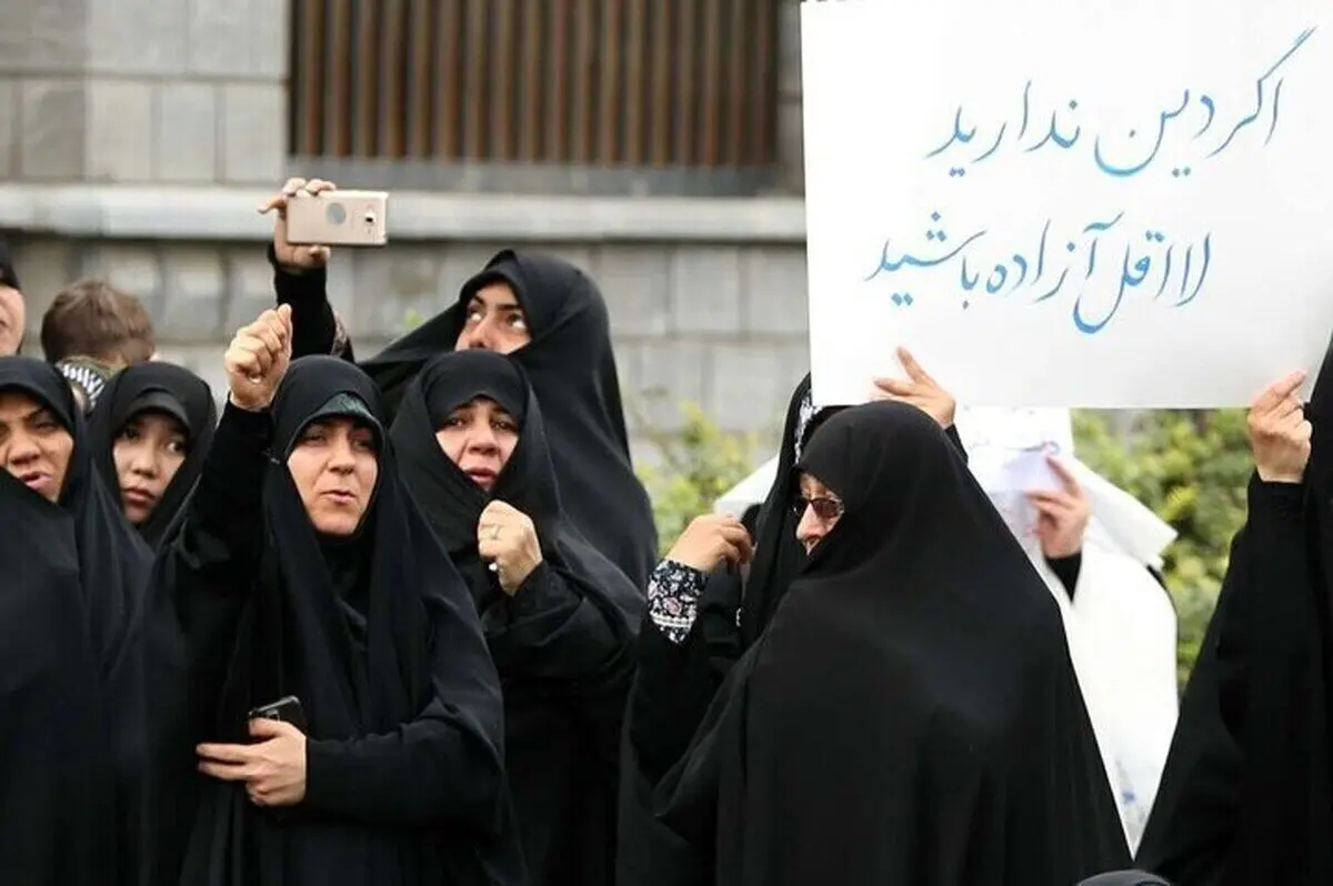 محسن برهانی: تهدید به خودکشی در حمایت از حجاب، جهل مقدس است