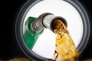 مهلت رییس مرکز مطالعات محیط کسب و کار به وزارت نفت برای مهیا کردن زیرساخت عرضه بنزین سوپر؛ فقط ۷ روز فرصت دارید