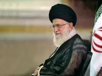آیا رهبر انقلاب گوشی موبایل دارند؟ | توصیه جدید پزشکان به رهبری درباره نوشیدن مایعات و پیاده روی کردن
