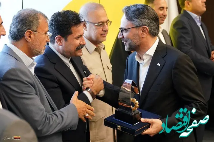 تجلیل از شرکت فولاد کاوه جنوب کیش به عنوان واحد نمونه صنعتی استان هرمزگان