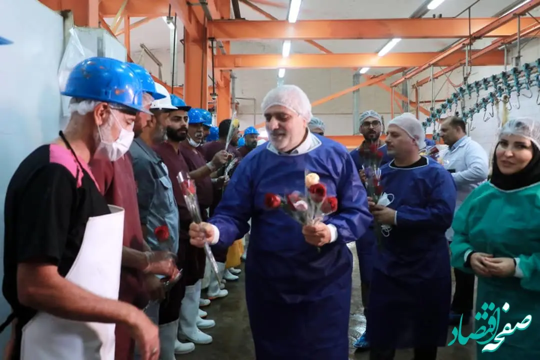 تجلیل از کارگران واحدهای صنعتی منطقه آزاد اروند و شهرداری مینوشهر